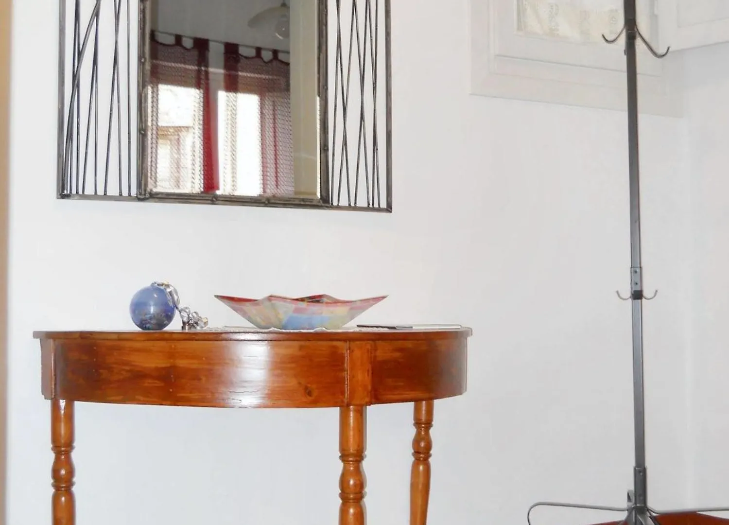 Seaside Trio: Beachfront Apartment with City View and Wi-Fi Trapani Italy